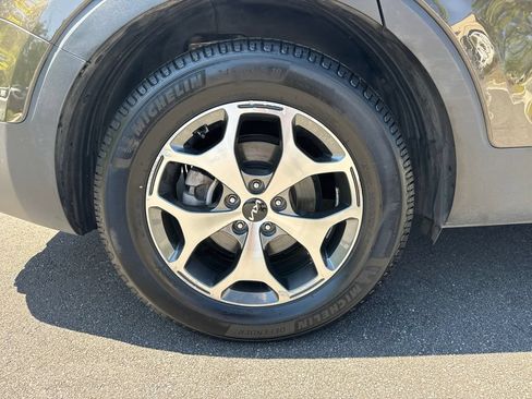 Used 2022 Kia Telluride EX w/ Towing Package AWD/4WD image 16