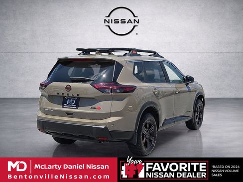 Used 2025 Nissan Rogue SV AWD/4WD image 5