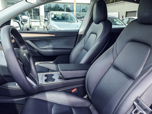 Used 2023 Tesla Model Y Long Range AWD/4WD image 12