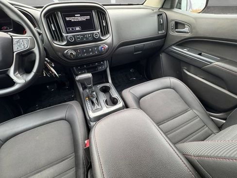 Used 2015 GMC Canyon SLE w/ All-Terrain Package image 3