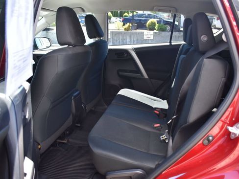 Certified 2018 Toyota RAV4 LE w/ All Weather Liner Package AWD/4WD image 20