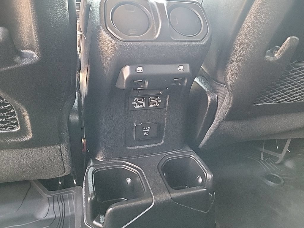 Used 2024 Jeep Gladiator Rubicon AWD/4WD image 17