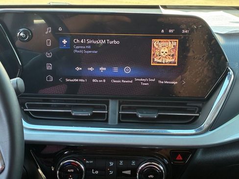 Used 2025 Chevrolet Trax LT w/ Driver Confidence Package FWD image 18