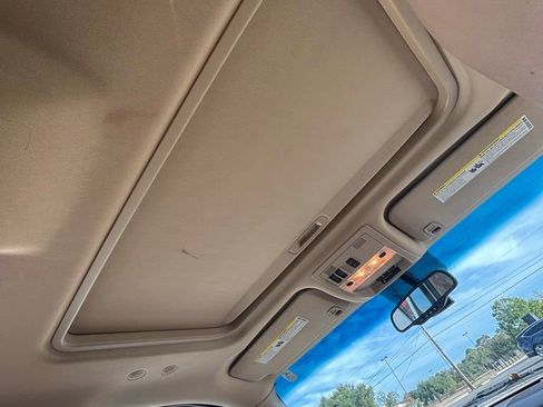 Used 2012 Cadillac Escalade ESV Luxury image 17