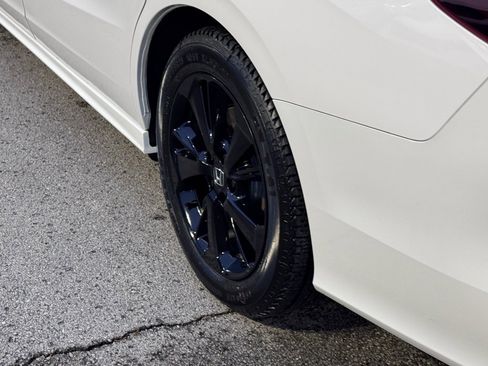 Certified 2024 Honda Odyssey Sport image 11