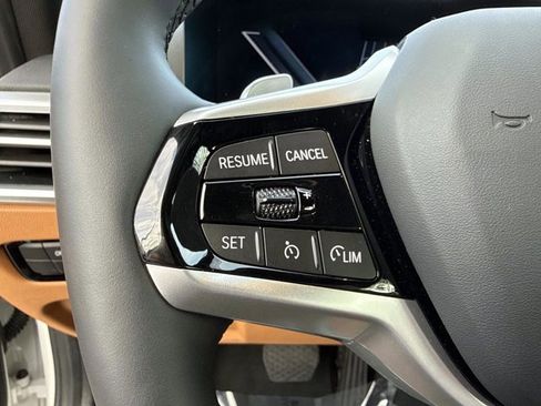 Used 2025 BMW 330i Sedan w/ Convenience Package image 32