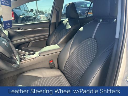 Used 2024 Toyota Camry SE image 9