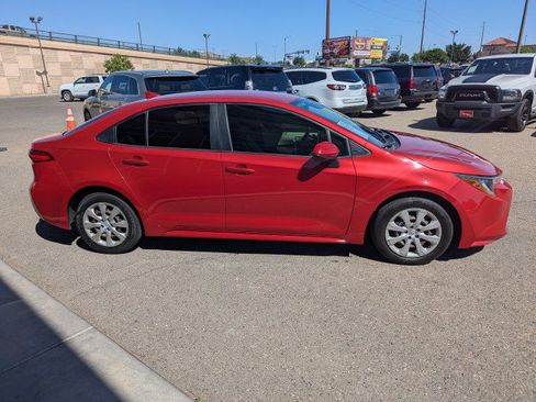 Used 2020 Toyota Corolla LE FWD image 6