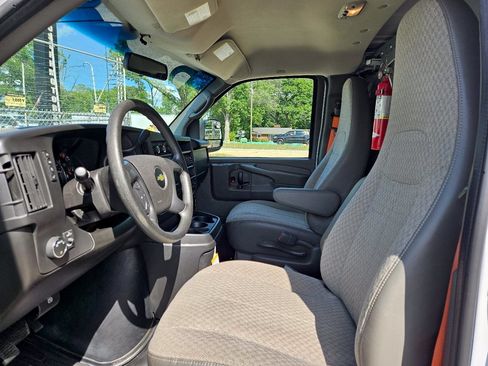 Used 2014 Chevrolet Express 1500 RWD image 10