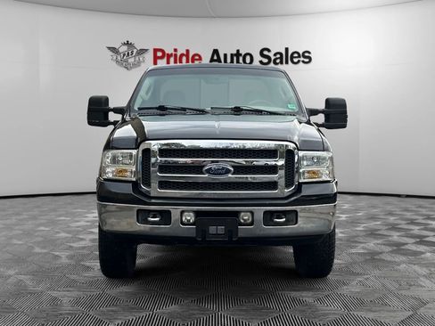 Used 2006 Ford F250 Lariat image 2