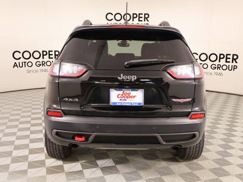 Used 2020 Jeep Cherokee Trailhawk AWD/4WD image 21