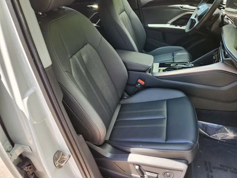Used 2025 Audi Q5 Premium w/ Convenience Package AWD/4WD image 12