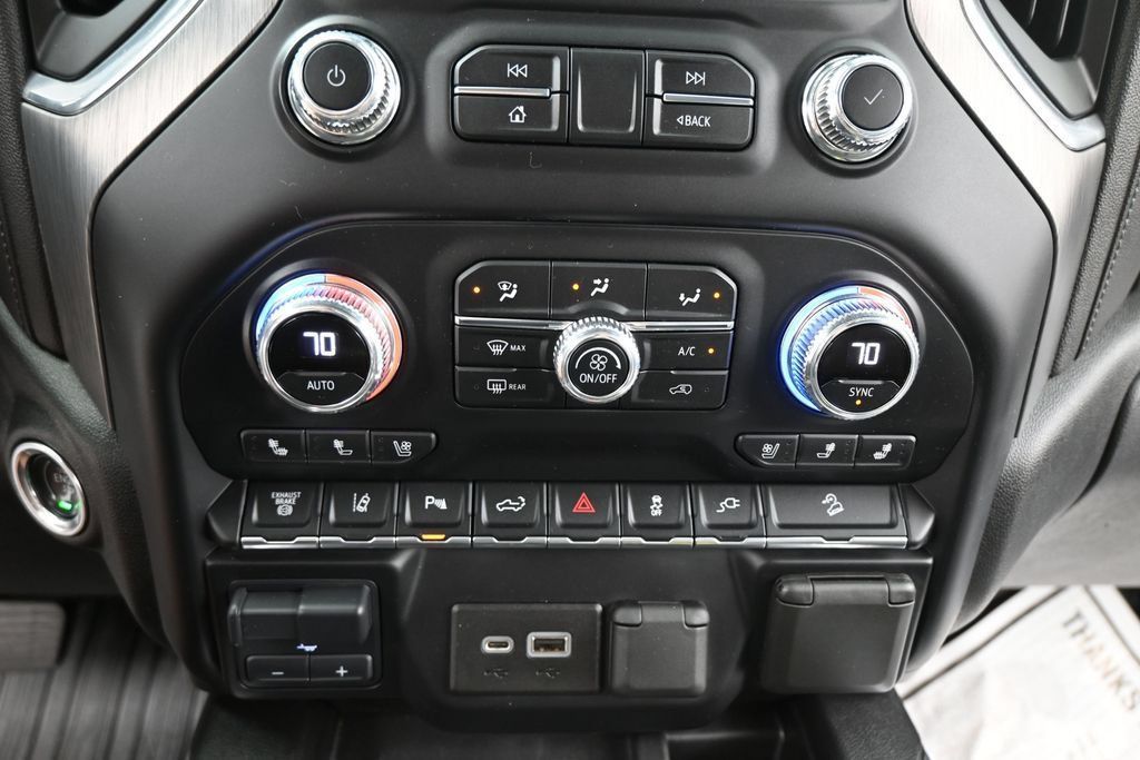Used 2020 GMC Sierra 3500 Denali w/ Denali Ultimate Package AWD/4WD image 16
