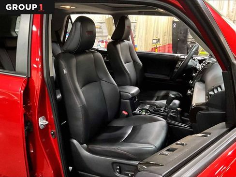 Used 2021 Toyota 4Runner Venture w/ Moonroof Package image 8