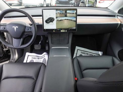 Used 2025 Tesla Model Y Long Range image 4