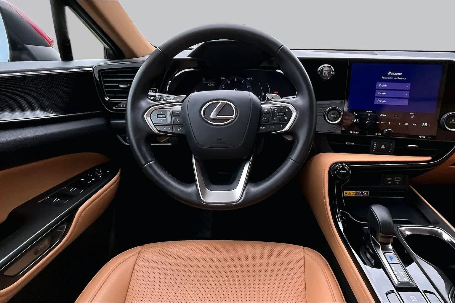 Used 2025 Lexus NX 250 FWD w/ Accessory Package (Z2) image 6