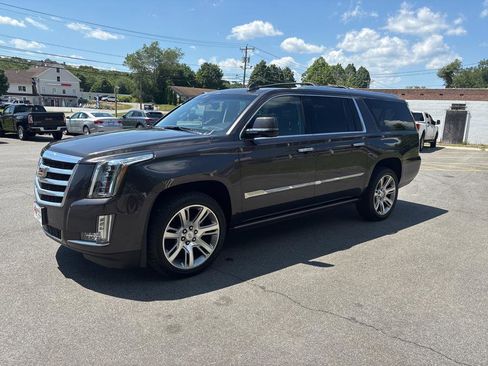 Used 2016 Cadillac Escalade ESV Premium image 5