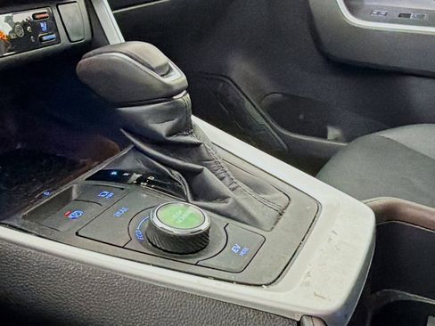 Used 2022 Toyota RAV4 Limited image 20