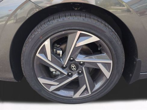 New 2026 Hyundai Elantra Limited FWD image 11
