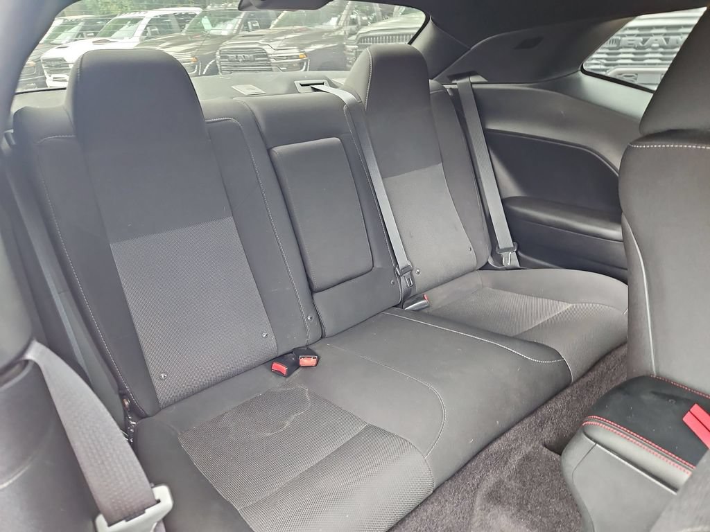 Used 2016 Dodge Challenger R/T RWD image 15