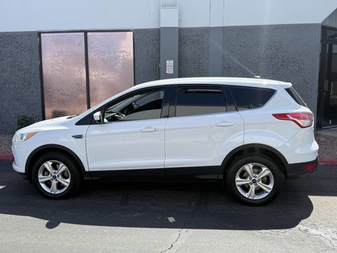 Used 2016 Ford Escape SE w/ SE Cold Weather Package AWD/4WD image 5