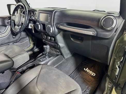 Used 2015 Jeep Wrangler Unlimited Sport w/ Connectivity Group image 25
