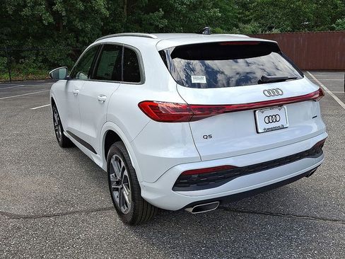 Used 2025 Audi Q5 Premium w/ 19" Wheel Package AWD/4WD image 3