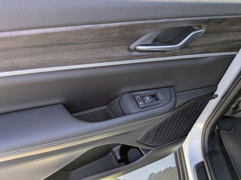 New 2026 Jeep Grand Cherokee L 4WD image 15