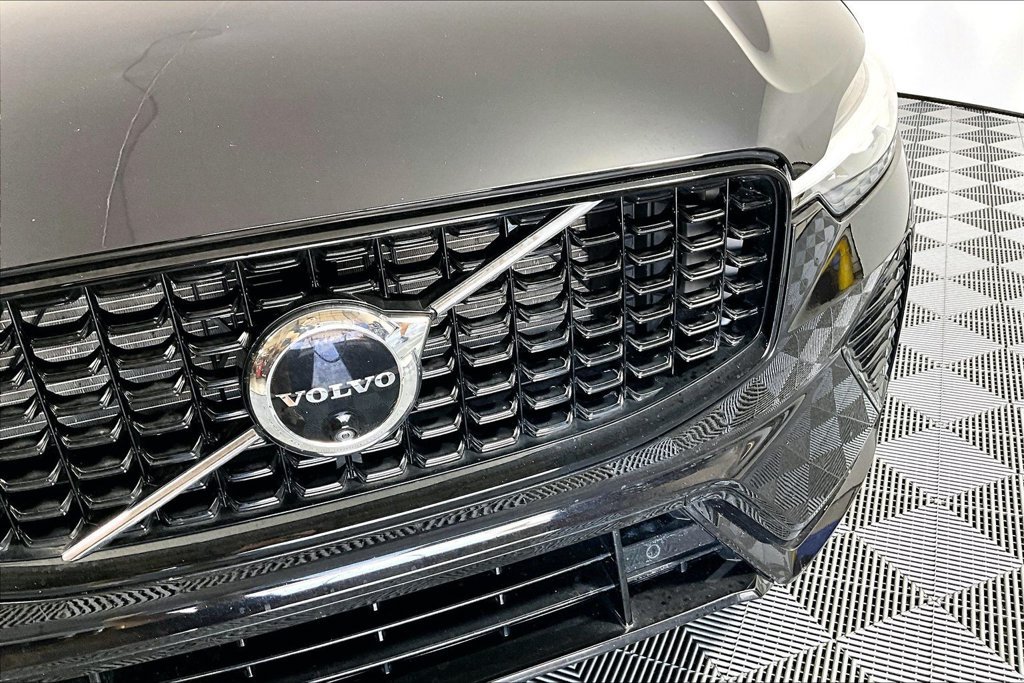 Used 2024 Volvo XC60 B5 Plus w/ Protection Package Premier AWD/4WD image 30