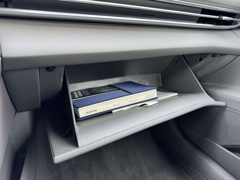 Certified 2025 Hyundai Elantra Sport image 34