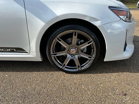 Used 2016 Scion tC image 5