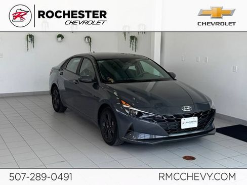 Used 2023 Hyundai Elantra SEL FWD image 1