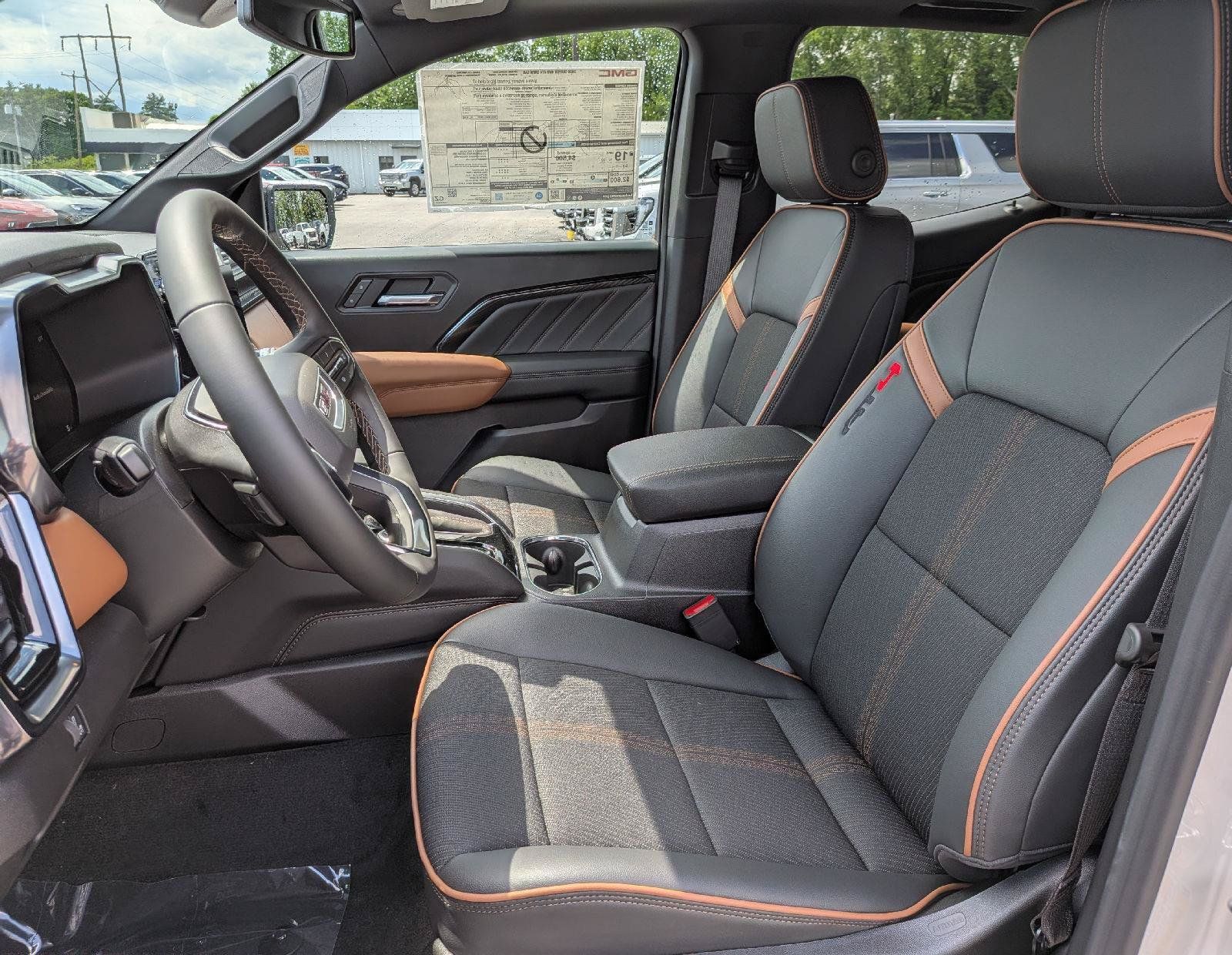 New 2026 GMC Canyon AT4 w/ Technology Plus Package AWD/4WD image 11