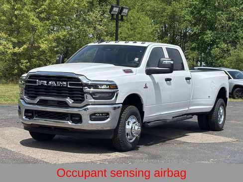 New 2026 RAM 3500 Tradesman AWD/4WD image 30