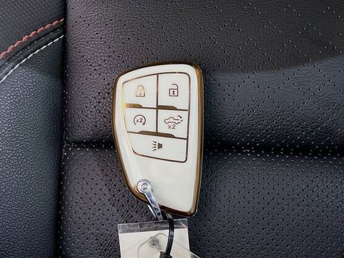 Used 2024 Chevrolet Traverse RS w/ LPO, Floor Liner Package FWD image 33