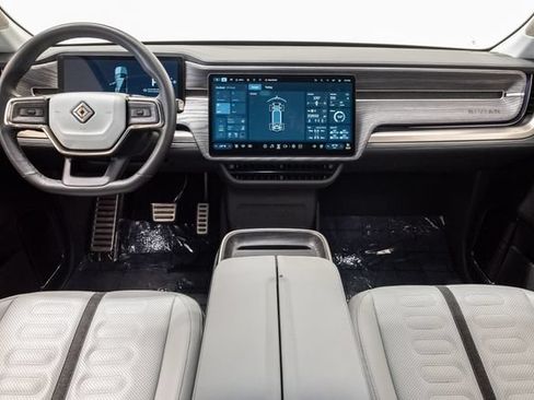 Used 2024 Rivian R1S Adventure AWD/4WD image 24