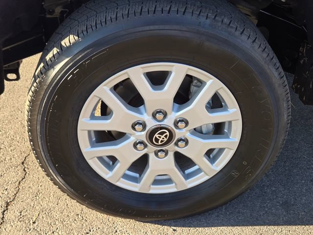 Used 2025 Toyota Tacoma SR5 AWD/4WD image 11