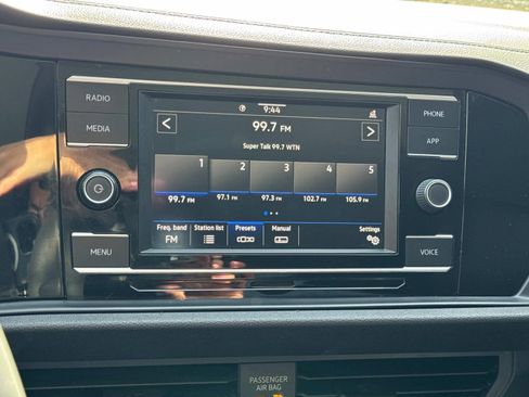 Used 2020 Volkswagen Jetta SE w/ SE Cold Weather Package image 33