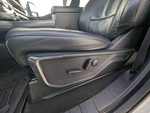 Used 2023 Ford F350 Lariat w/ Chrome Package image 15