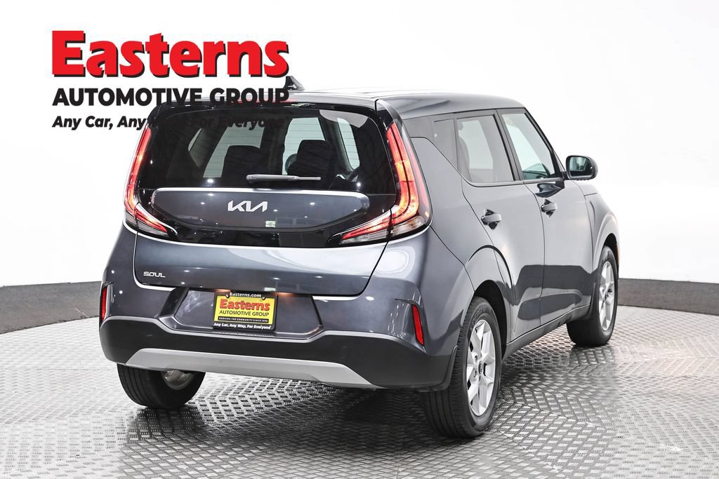 Used 2023 Kia Soul LX w/ LX Technology Package FWD image 6