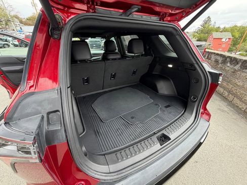 Used 2025 Chevrolet Equinox RS w/ LPO, Floor Liner Package AWD/4WD image 11