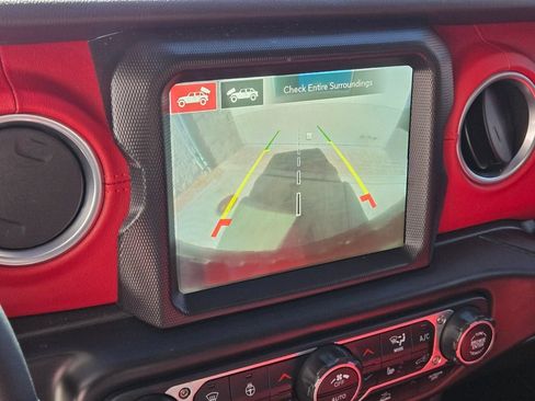 Used 2023 Jeep Wrangler Unlimited Rubicon 4xe AWD/4WD image 26