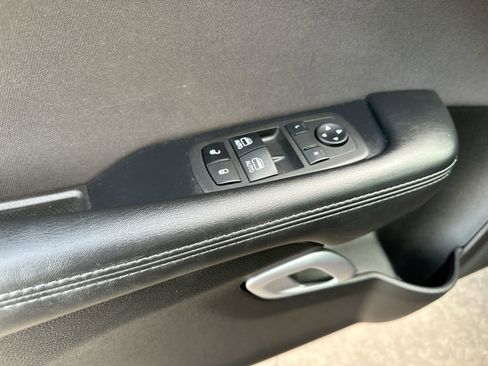 Used 2023 Dodge Challenger SXT w/ Blacktop Package image 13