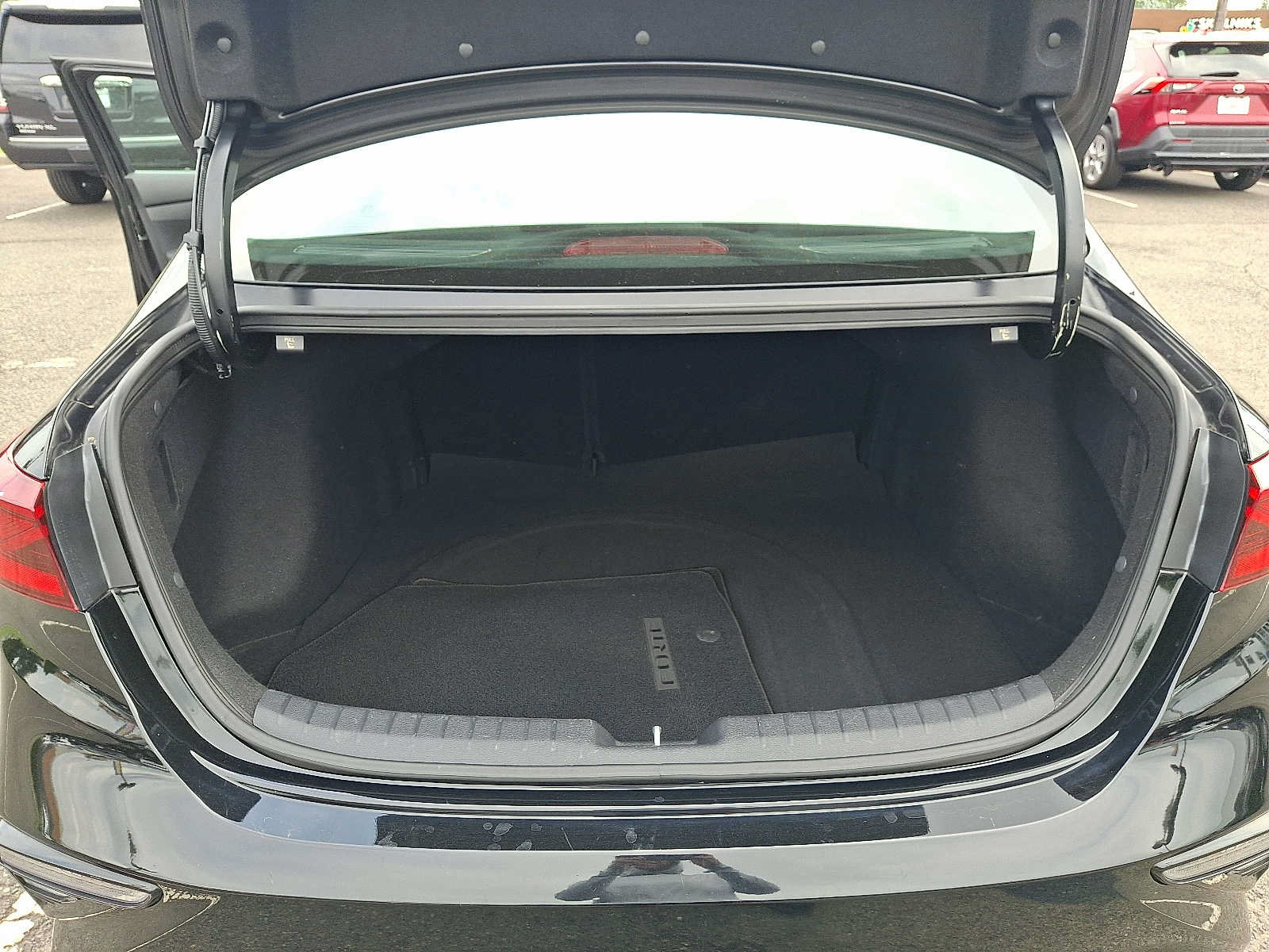 Used 2020 Kia Forte LXS FWD image 28