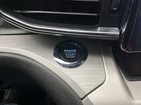 Used 2022 Ford Explorer XLT w/ XLT Sport Appearance Package image 24