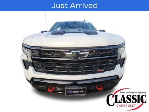 Used 2025 Chevrolet Silverado 1500 LT Trail Boss w/ Convenience Package II image 3