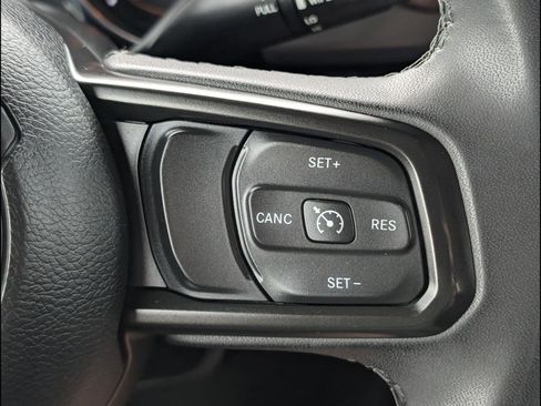 Used 2023 Jeep Gladiator Sport AWD/4WD image 15