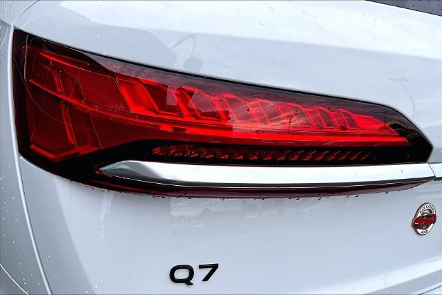 Used 2026 Audi Q7 3.0T Premium Plus AWD/4WD image 23