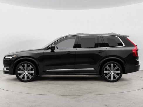 Used 2025 Volvo XC90 T8 Plus w/ Protection Package Premier AWD/4WD image 4