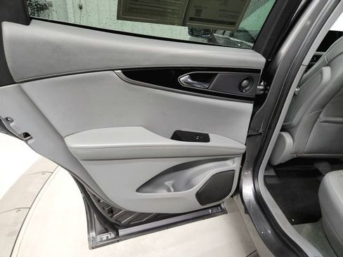 Used 2021 Lincoln Nautilus Reserve image 32